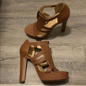 Size 7.5M high heels Jessica Simpson